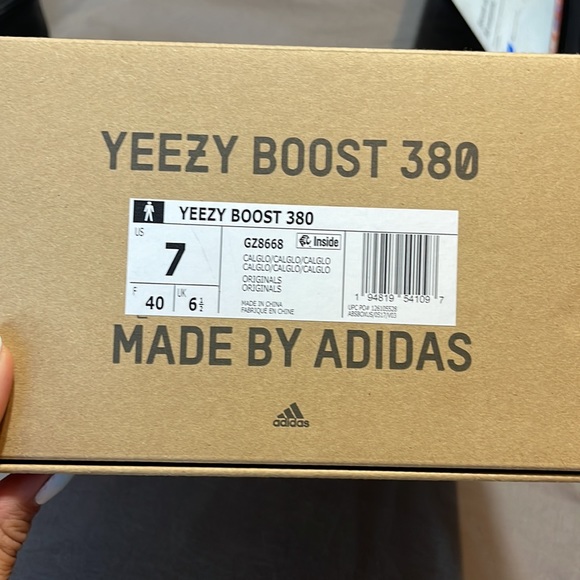 yeezy 380 boost - Picture 5 of 6